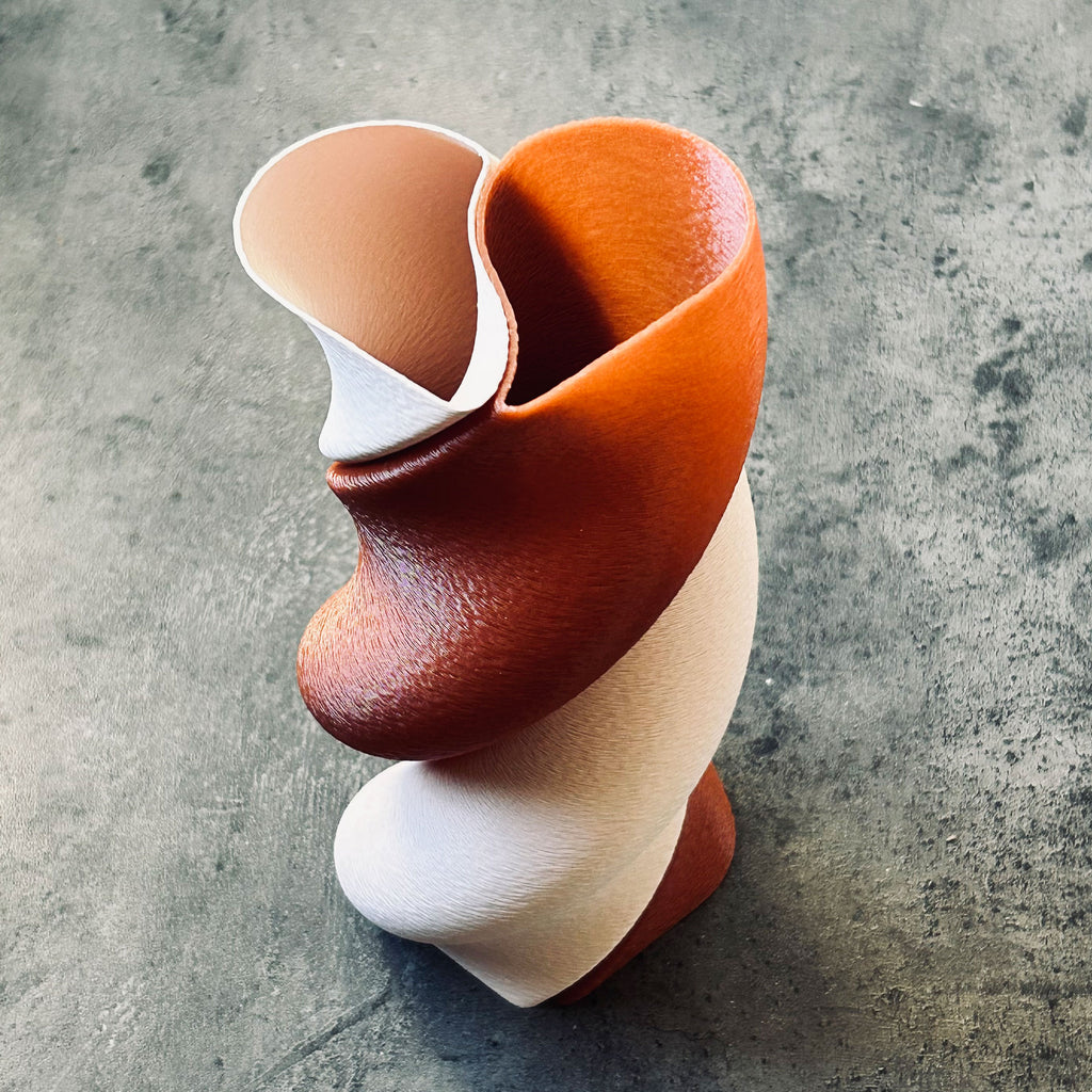 SYZYGY Heart Vase | Minimalist Interlocking Sculpture