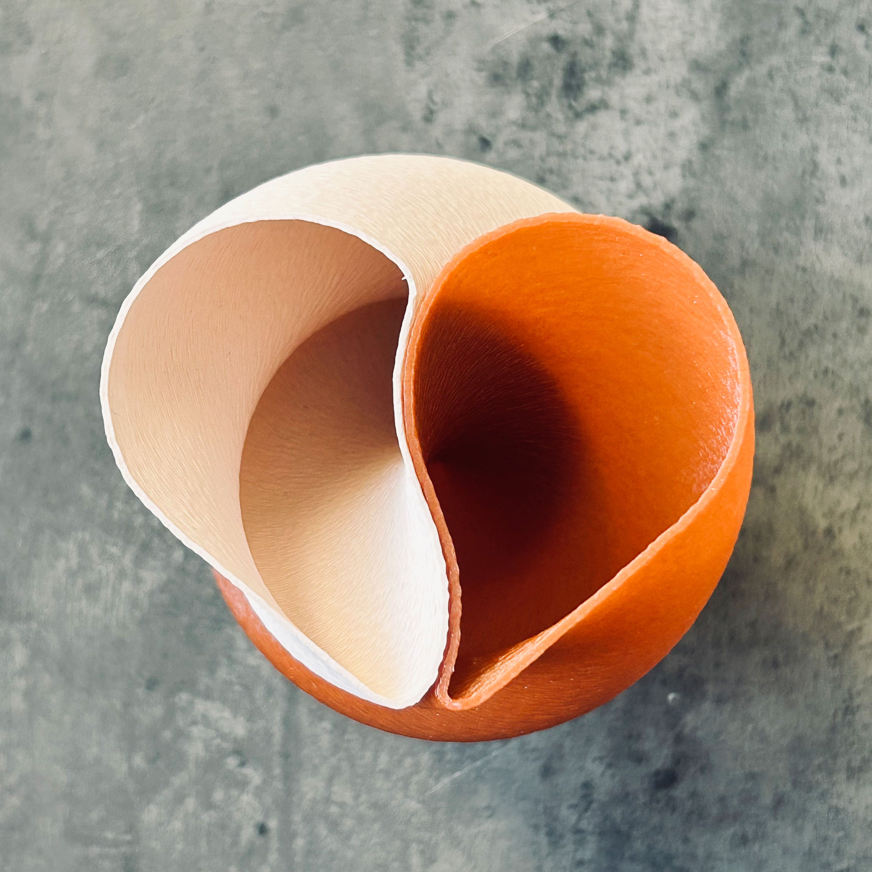 SYZYGY Heart Vase | Minimalist Interlocking Sculpture