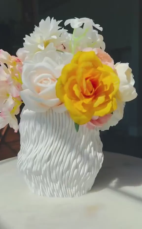 Sea Falcon Vase V2 product demonstration from Etsy